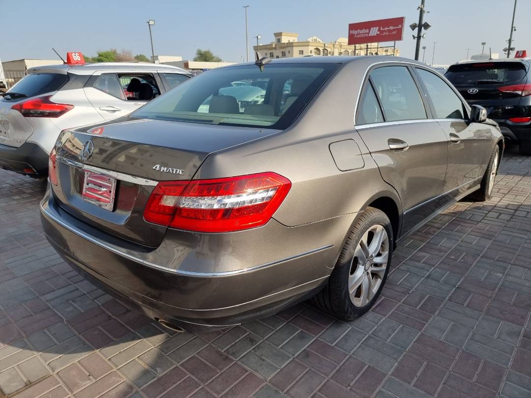 2011 MERCEDES BENZ E 350 — 209982 Miles — Lot 125487 — Souq - Marhaba Auctions Used Cars - Image 5
