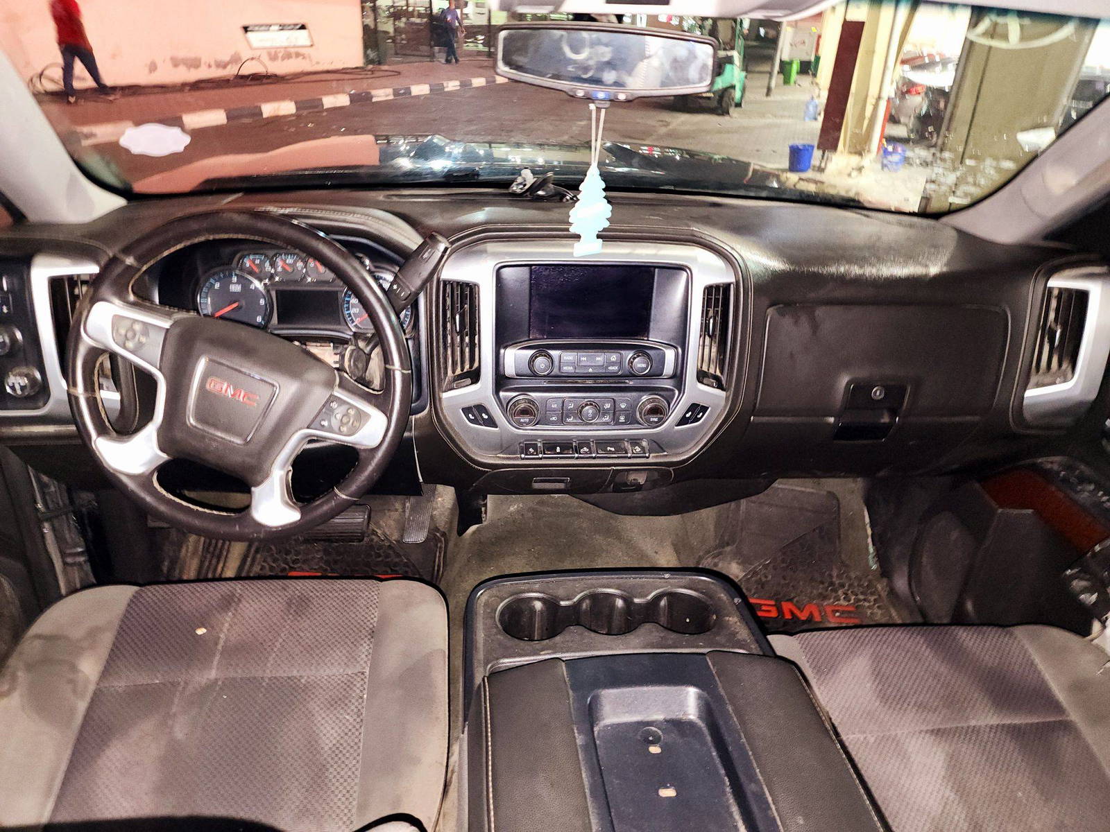 2017 GMC SIERRA — 217131 KM — Lot G499838 — Souq - Marhaba Auctions Used Cars - Image 7