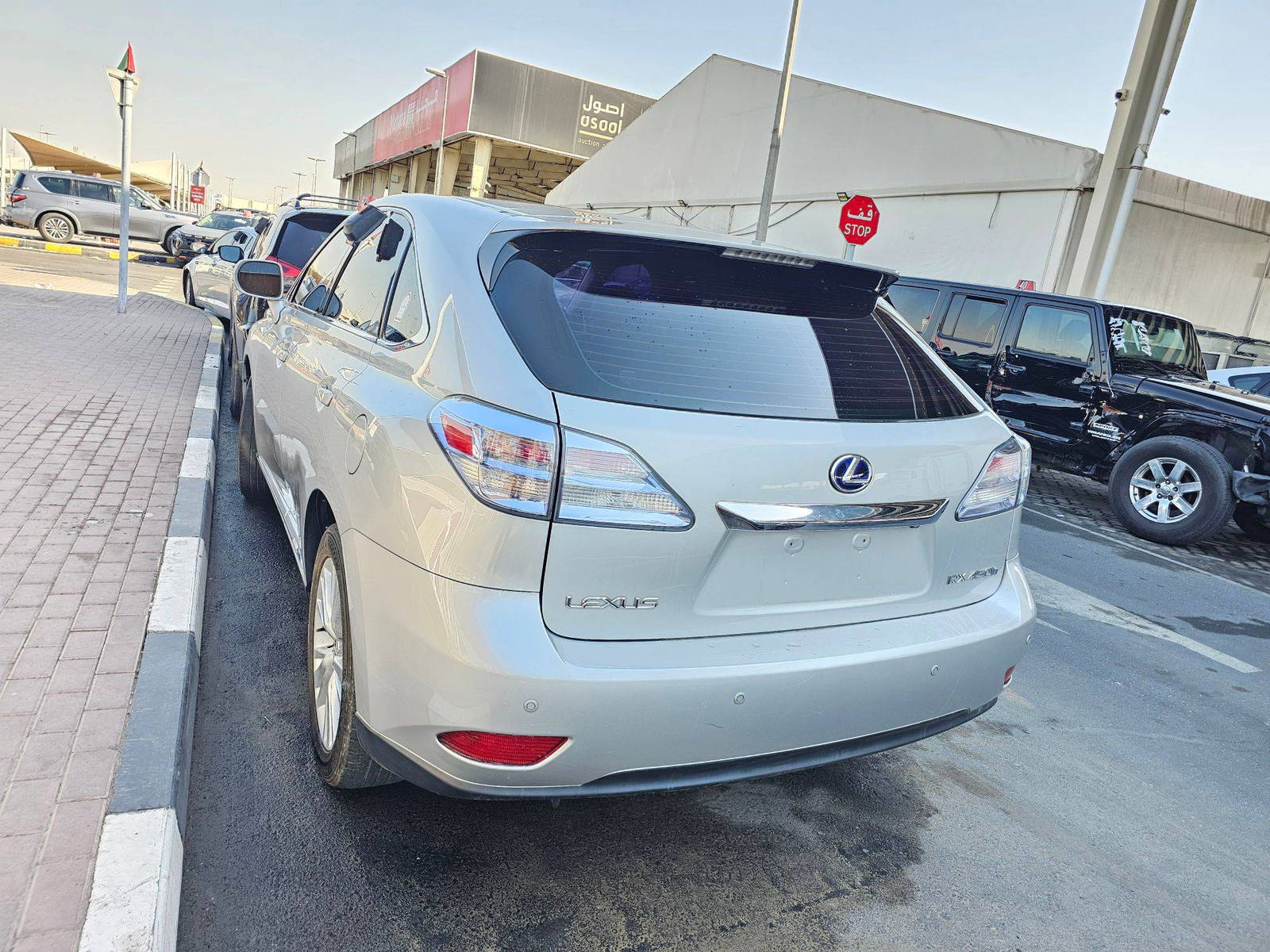 2012 LEXUS RX 450H — 140190 KM — Lot A2C2429271 — Souq - Marhaba Auctions Used Cars - Image 4