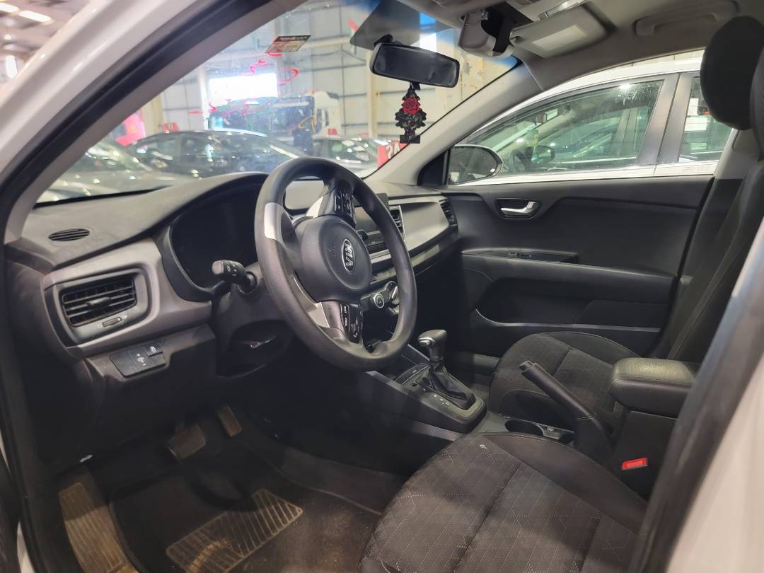 2018 KIA RIO — 156916 Miles — Lot 877948 — Souq - Marhaba Auctions Used Cars - Image 6