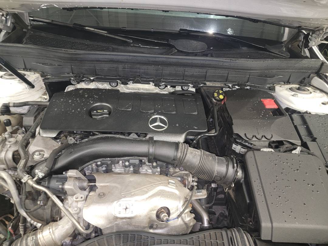 2020 MERCEDES BENZ GLB 250 — 39125 Miles — Lot W015906 - Marhaba Auctions Used Cars - Image 10