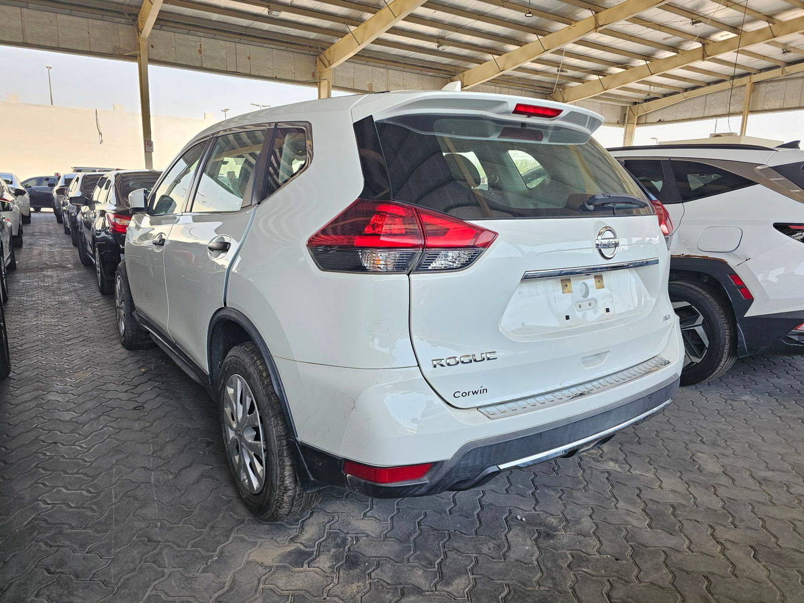 2018 NISSAN ROGUE — 124577 Miles — Lot 7JP551824 — Souq - Marhaba Auctions Used Cars - Image 4