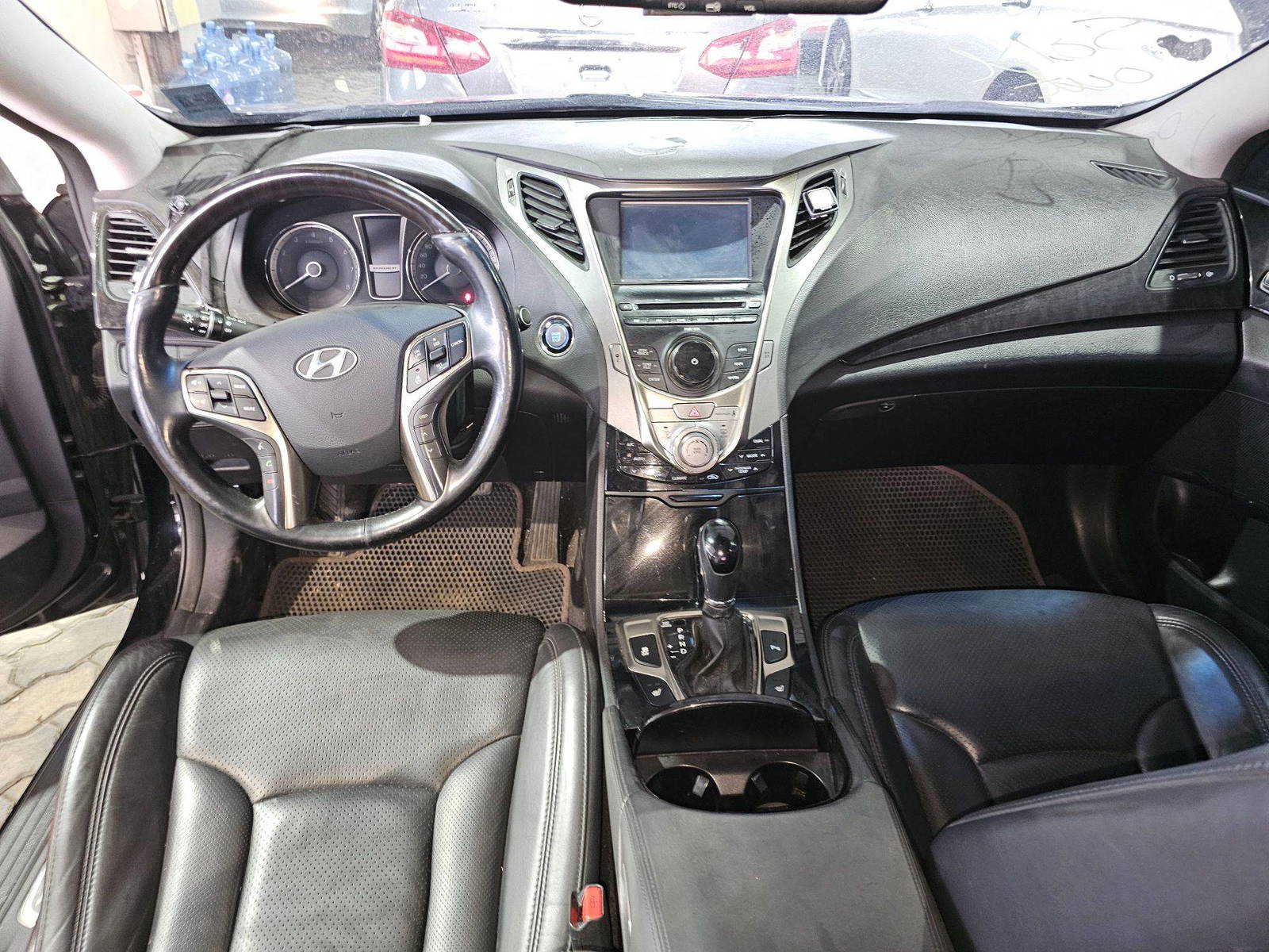 2012 HYUNDAI GRANDEUR — 123393 KM — Lot 172356 — Souq - Marhaba Auctions Used Cars - Image 7