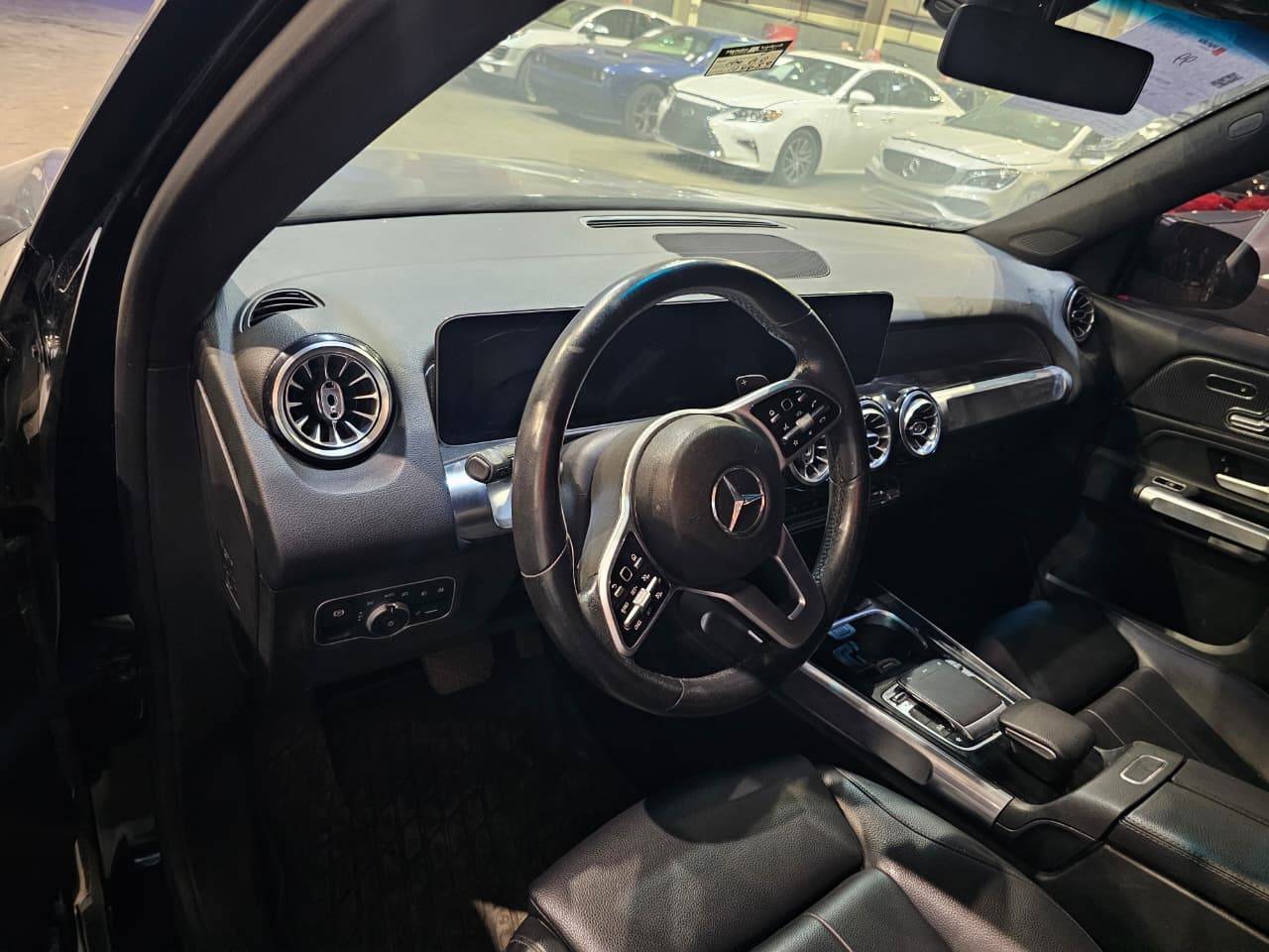 2020 MERCEDES BENZ GLB 250 — 114459 KM — Lot LW005902 — Main - Marhaba Auctions Used Cars - Image 9