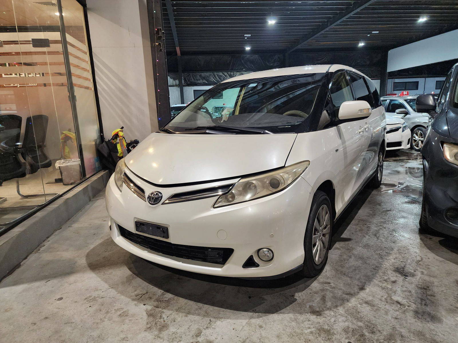2018 TOYOTA PREVIA — 285223 KM — Lot 7153767 — Al Quoz - Marhaba Auctions Used Cars - Image 3