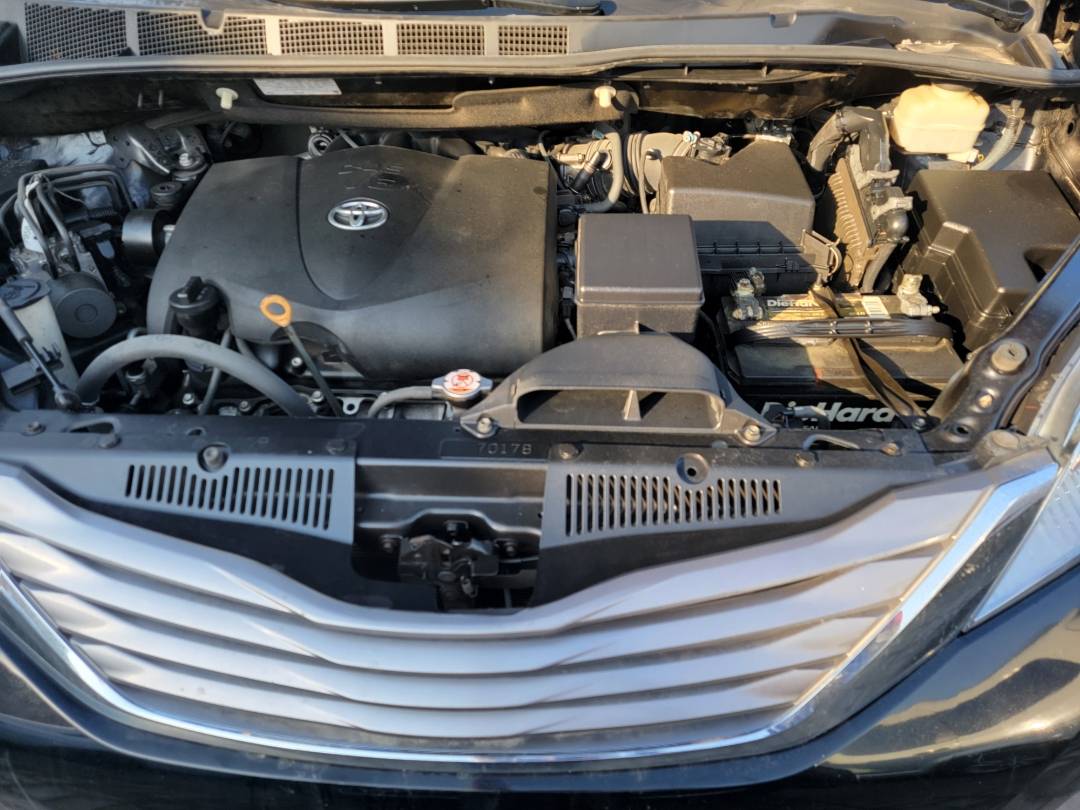 2017 TOYOTA SIENNA — Lot HS878210 — Main - Marhaba Auctions Used Cars - Image 11