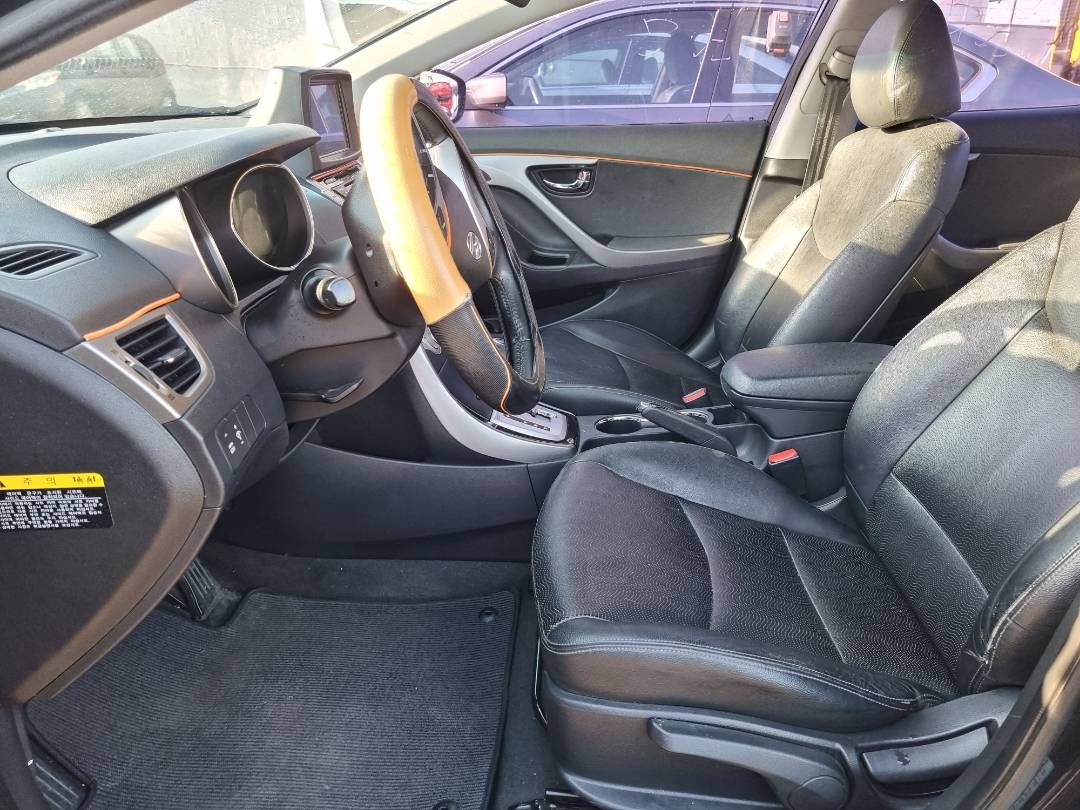 2012 HYUNDAI AVANTE — 182412 KM — Lot 124587 — Main - Marhaba Auctions Used Cars - Image 8