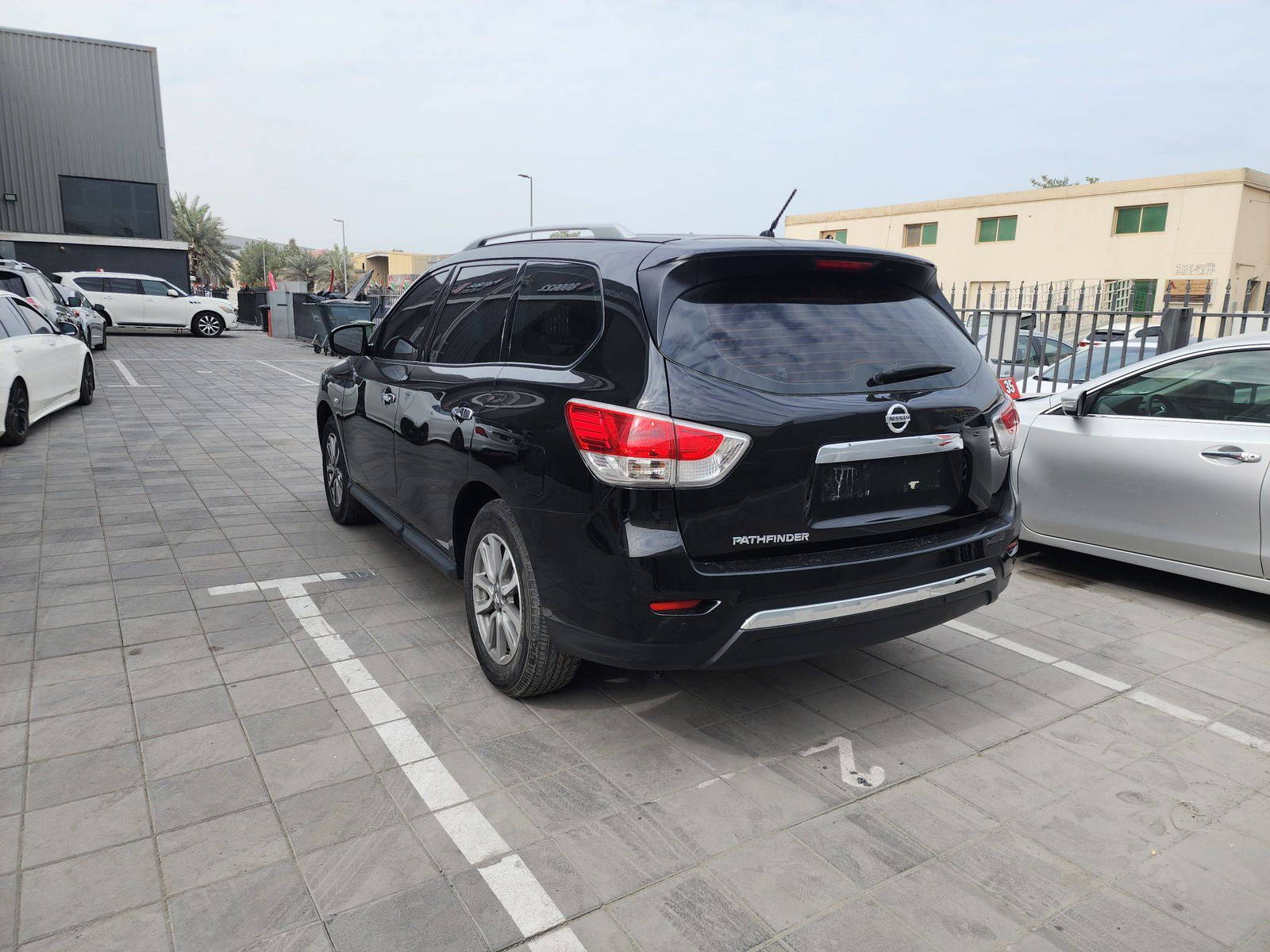 2014 NISSAN PATHFINDER — 181614 KM — Lot 638948 — Al Quoz - Marhaba Auctions Used Cars - Image 5