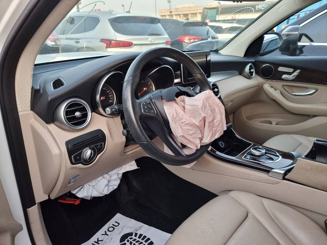 2018 MERCEDES BENZ GLC-300 — 58077 Miles — Lot 45363465 — Main - Marhaba Auctions Used Cars - Image 6