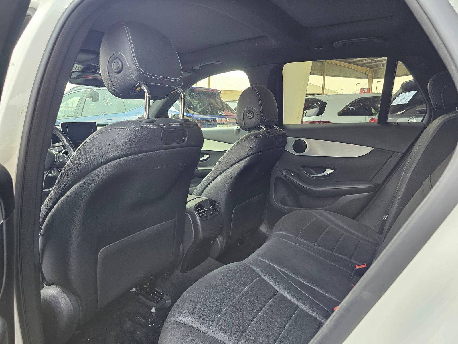 2019 MERCEDES BENZ GLC-300 — 93168 Miles — Lot 1KV165461 — Souq - Marhaba Auctions Used Cars - Image 6