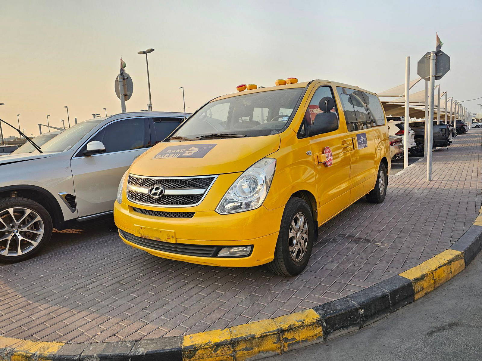 2009 HYUNDAI GRAND STAREX — 147074 KM — Lot JP9U152478 — Souq - Marhaba Auctions Used Cars - Image 4