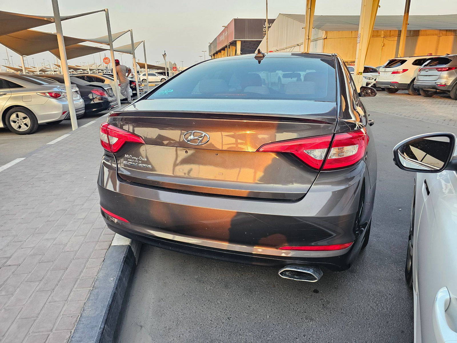 2015 HYUNDAI SONATA — 163382 Miles — Lot H191652 — Souq - Marhaba Auctions Used Cars - Image 6