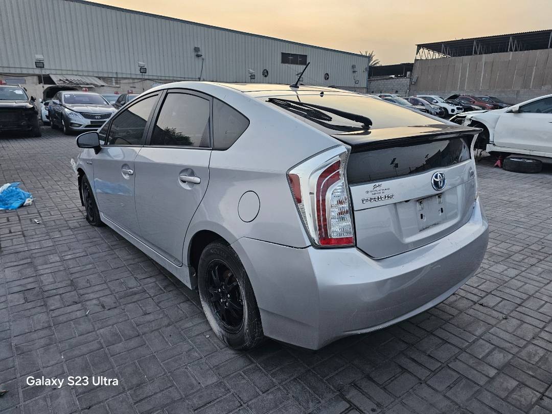 2015 TOYOTA PRIUS — 144250 Miles — Lot F0472017 — Souq - Marhaba Auctions Used Cars - Image 3