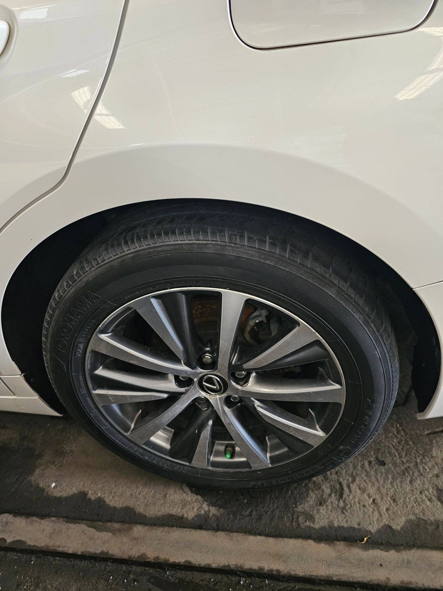 LEXUS ES 300H 2019 - Marhaba Auction Used Cars - Image 6