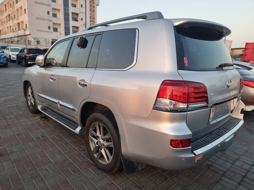 2013 LEXUS LX 570 — 136299 Miles — Lot 125478 — Ind. 12 - Marhaba Auctions Used Cars - Image 5