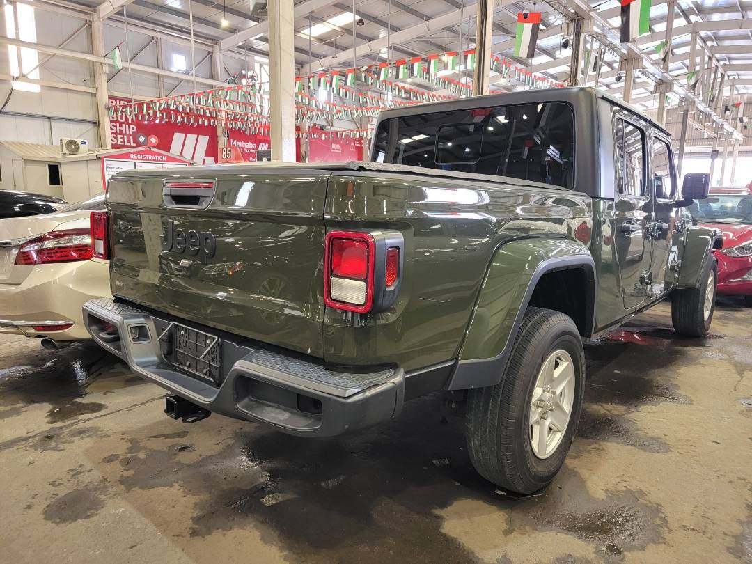2022 JEEP GLADIATOR — 17685 KM — Lot L107495 — Main - Marhaba Auctions Used Cars - Image 4