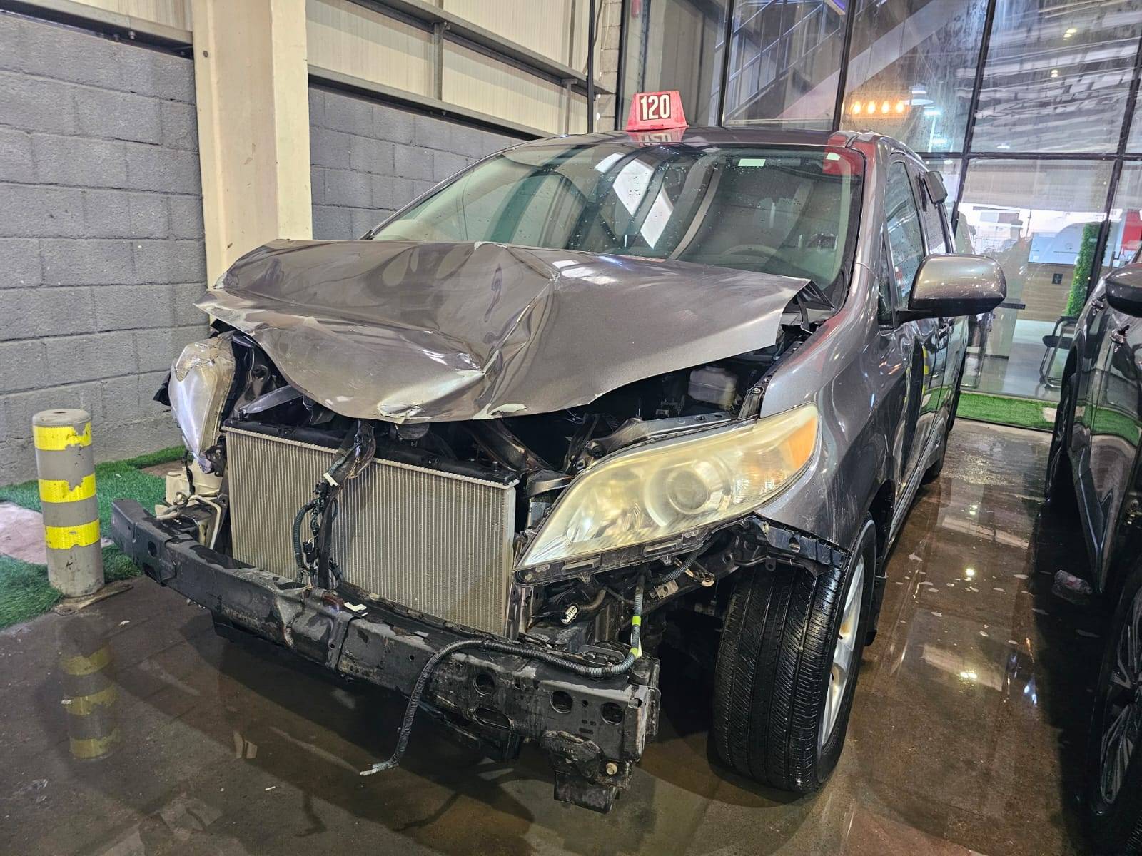 TOYOTA SIENNA 2018 - Marhaba Auction Used Cars - Image 4