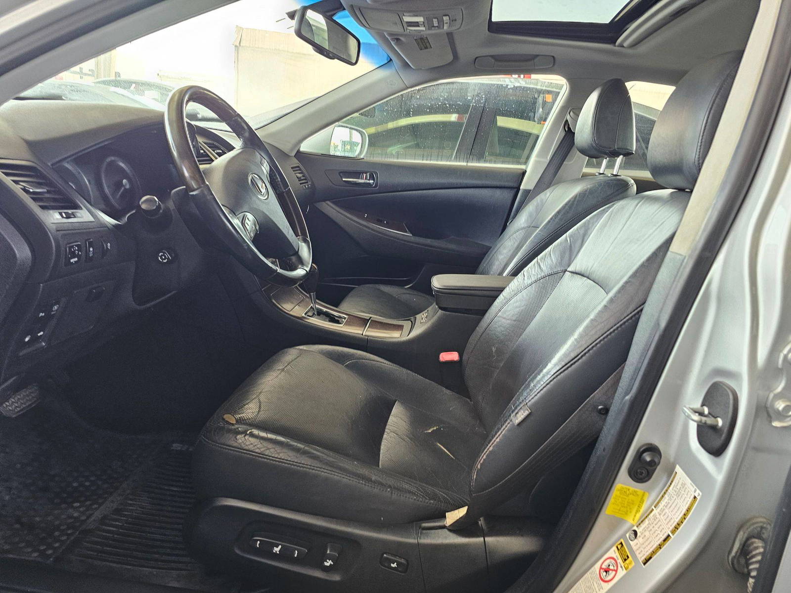 2012 LEXUS ES 350 — 146535 Miles — Lot C2485054 — Souq - Marhaba Auctions Used Cars - Image 9