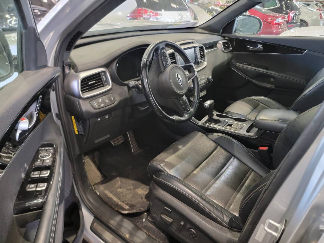 2017 KIA SORENTO — 94382 KM — Lot 12227468 — Main - Marhaba Auctions Used Cars - Image 7
