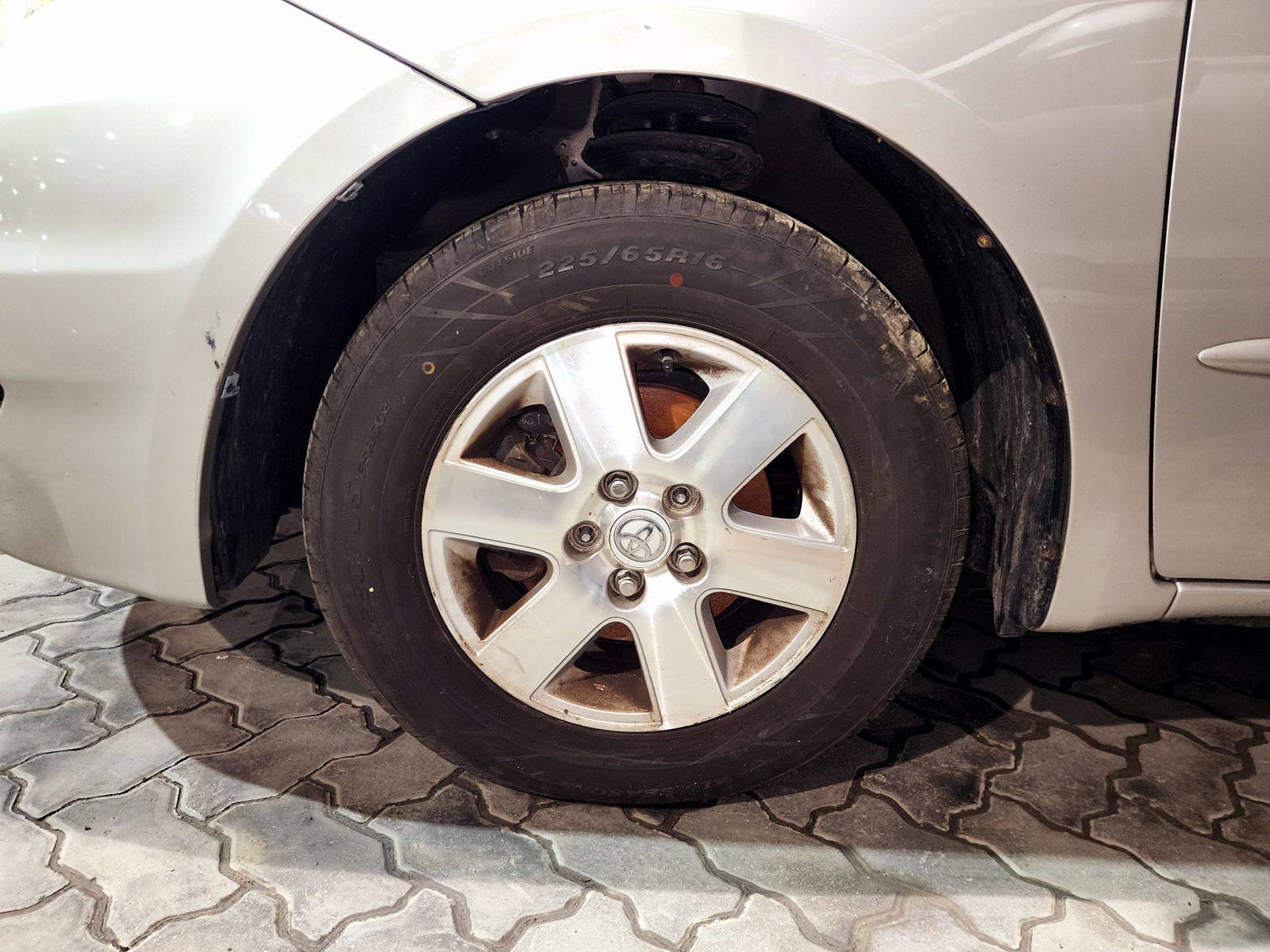 2010 TOYOTA SIENNA — 205365 Miles — Lot 82159804 — Souq - Marhaba Auctions Used Cars - Image 10