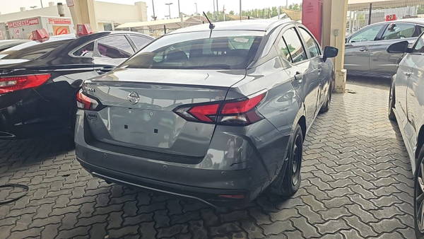 NISSAN VERSA