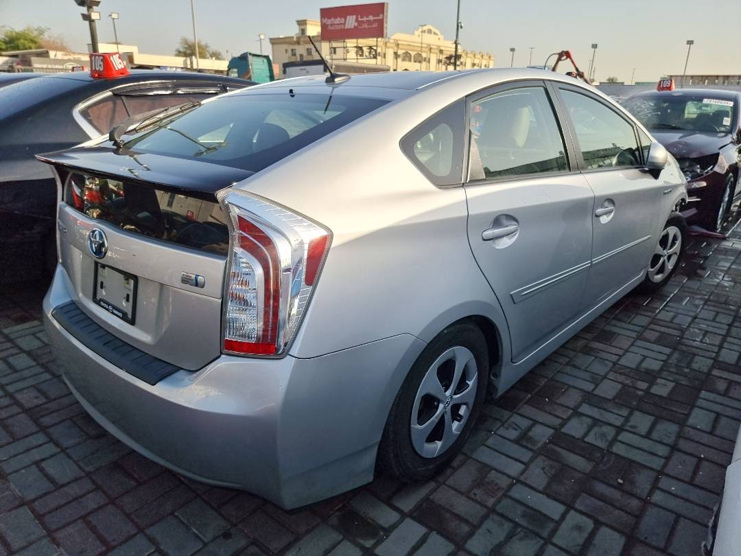 2014 TOYOTA PRIUS — 192707 Miles — Lot 215487 — Ind. 12 - Marhaba Auctions Used Cars - Image 4