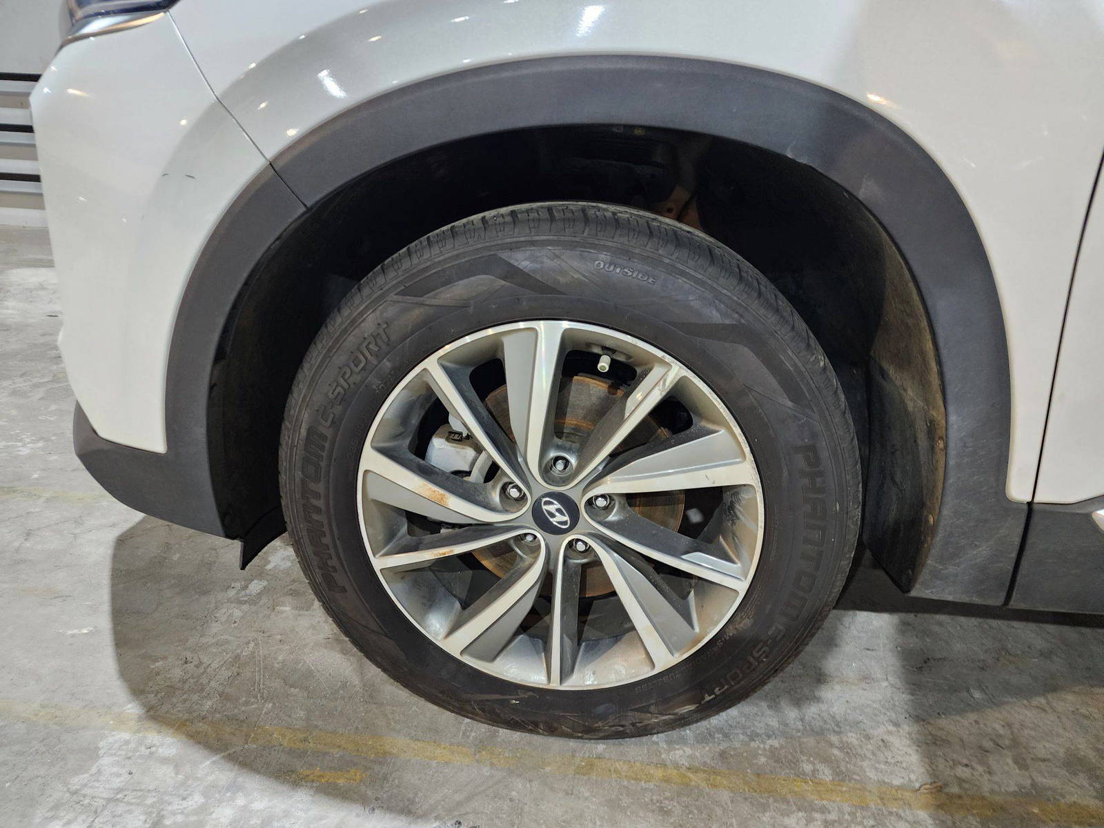 2019 HYUNDAI SANTA FE — 129475 Miles — Lot 39395 — Al Quoz - Marhaba Auctions Used Cars - Image 11