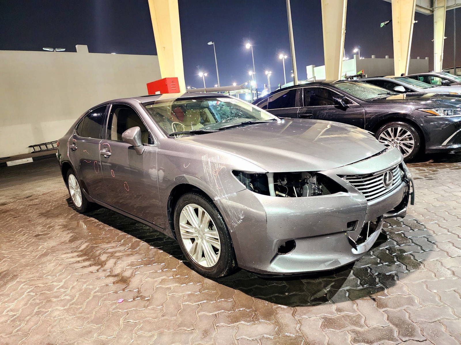 2013 LEXUS ES 350 — 148914 Miles — Lot 2078936 — Souq - Marhaba Auctions Used Cars - Image 5
