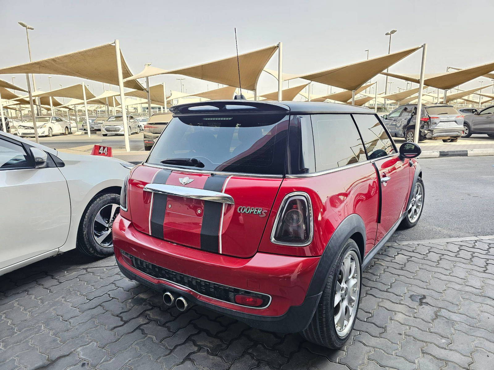 2011 MINI COOPER — 164687 KM — Lot 105BTY64261 — Souq - Marhaba Auctions Used Cars - Image 4