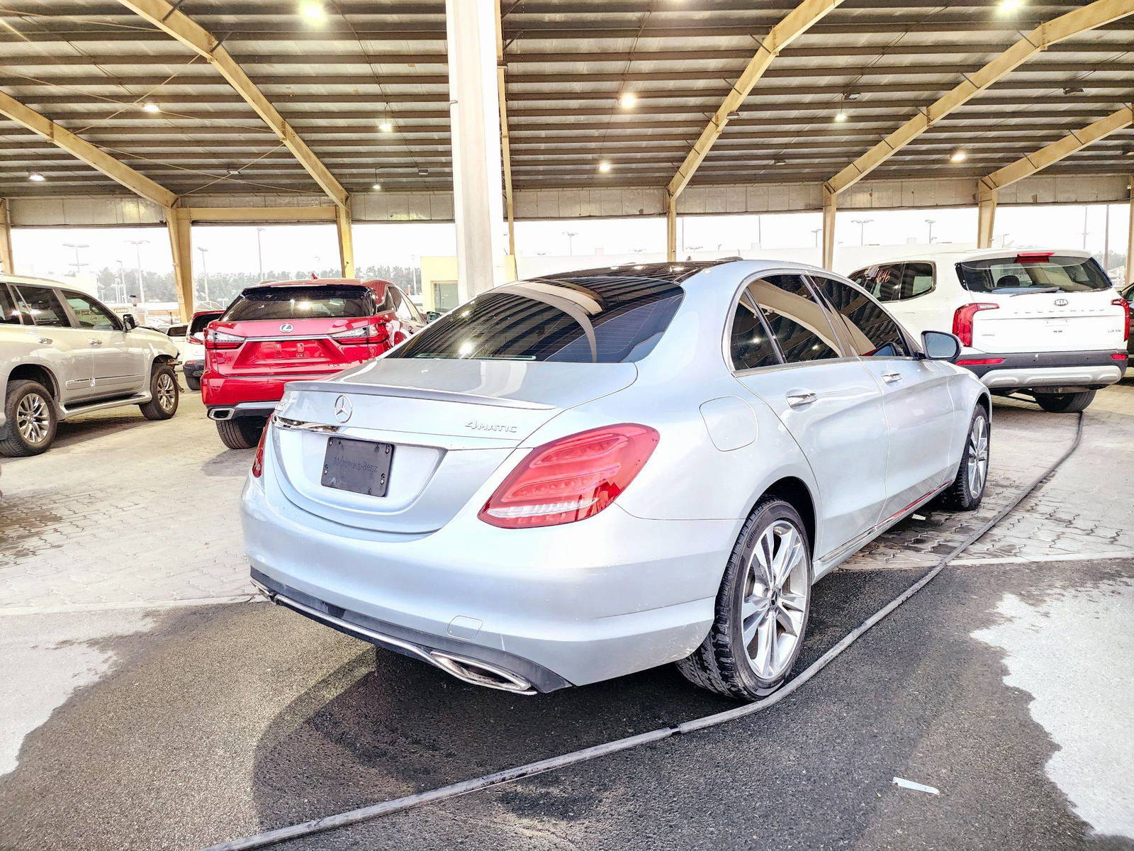 2018 MERCEDES BENZ C300 — 98365 KM — Lot JR327625 — Souq - Marhaba Auctions Used Cars - Image 3