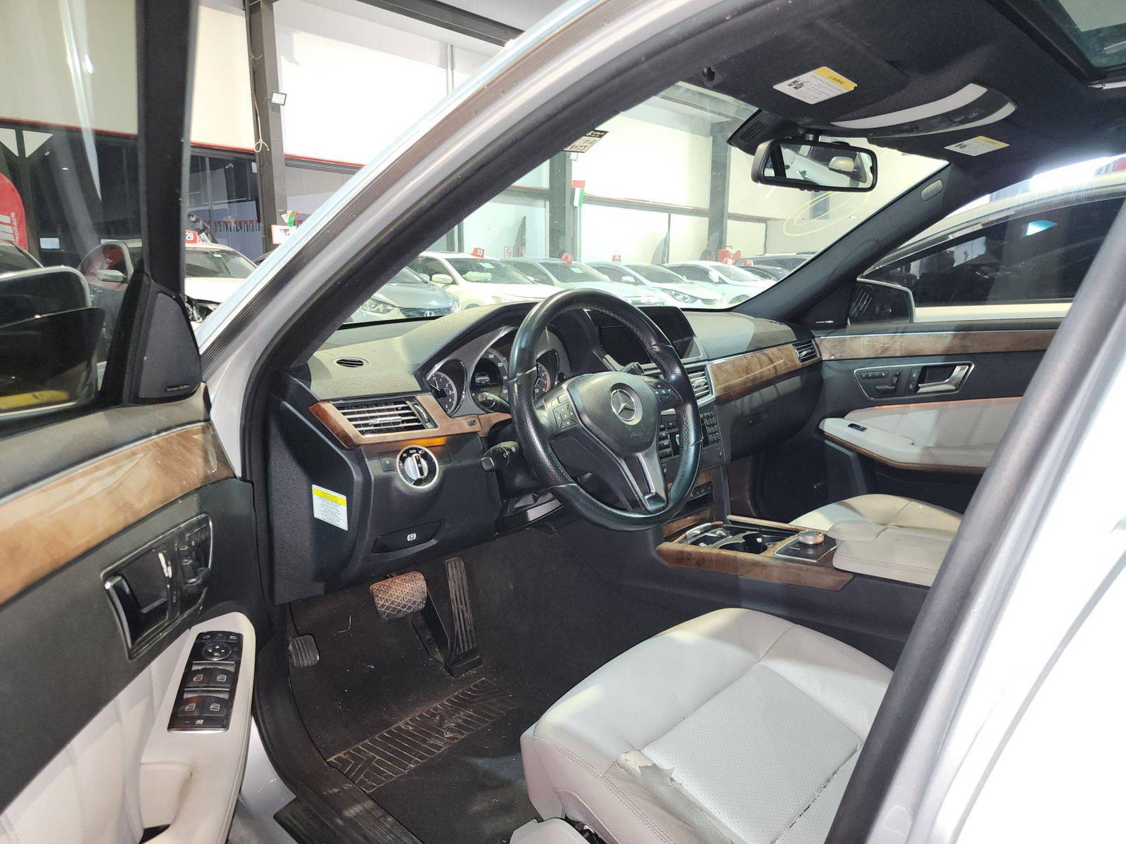 2012 MERCEDES BENZ E 350 — 178033 Miles — Lot 647193 — Al Quoz - Marhaba Auctions Used Cars - Image 9
