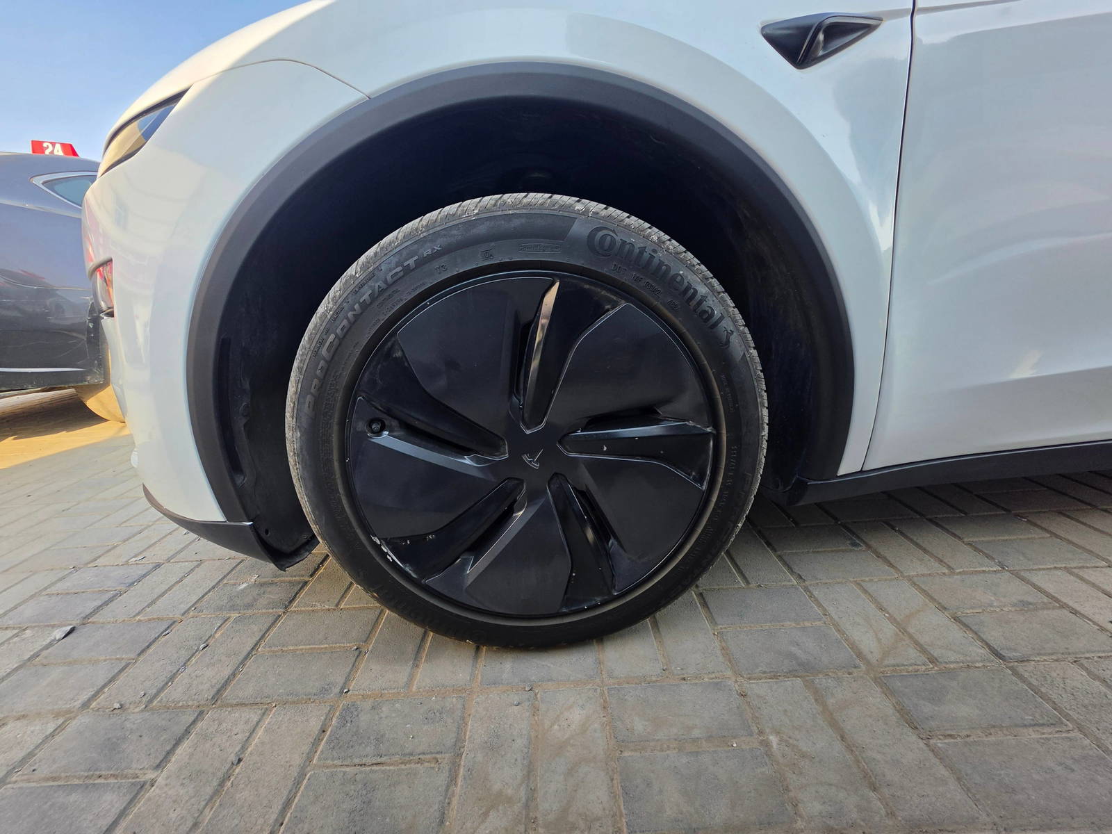 2026 TESLA MODEL Y — 19613 KM — Lot TA429279 - Marhaba Auctions Used Cars - Image 10