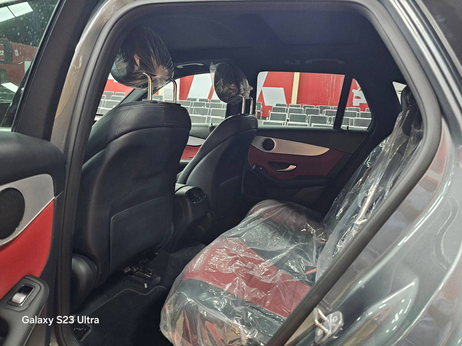 2019 MERCEDES BENZ GLC-300 — 112501 KM — Lot F510010 — Main - Marhaba Auctions Used Cars - Image 7