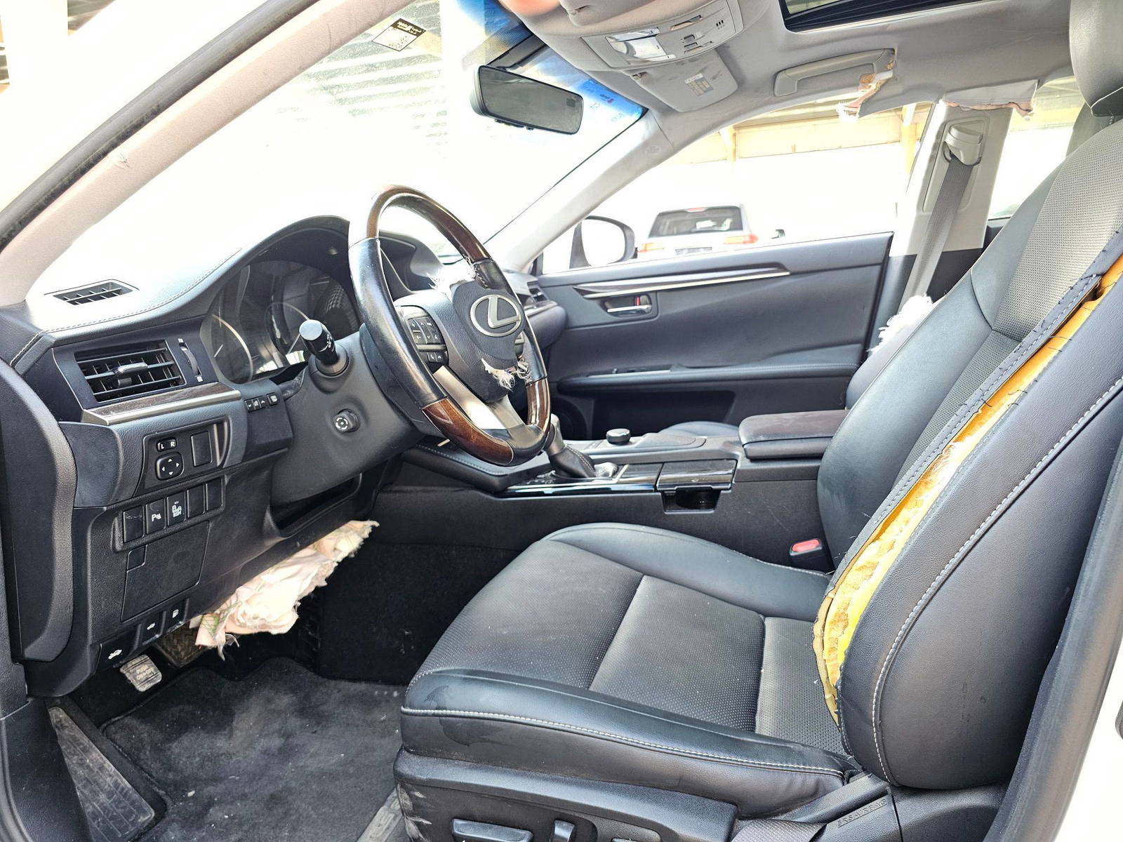2016 LEXUS ES 350 — 110078 Miles — Lot 2229105 — Souq - Marhaba Auctions Used Cars - Image 9