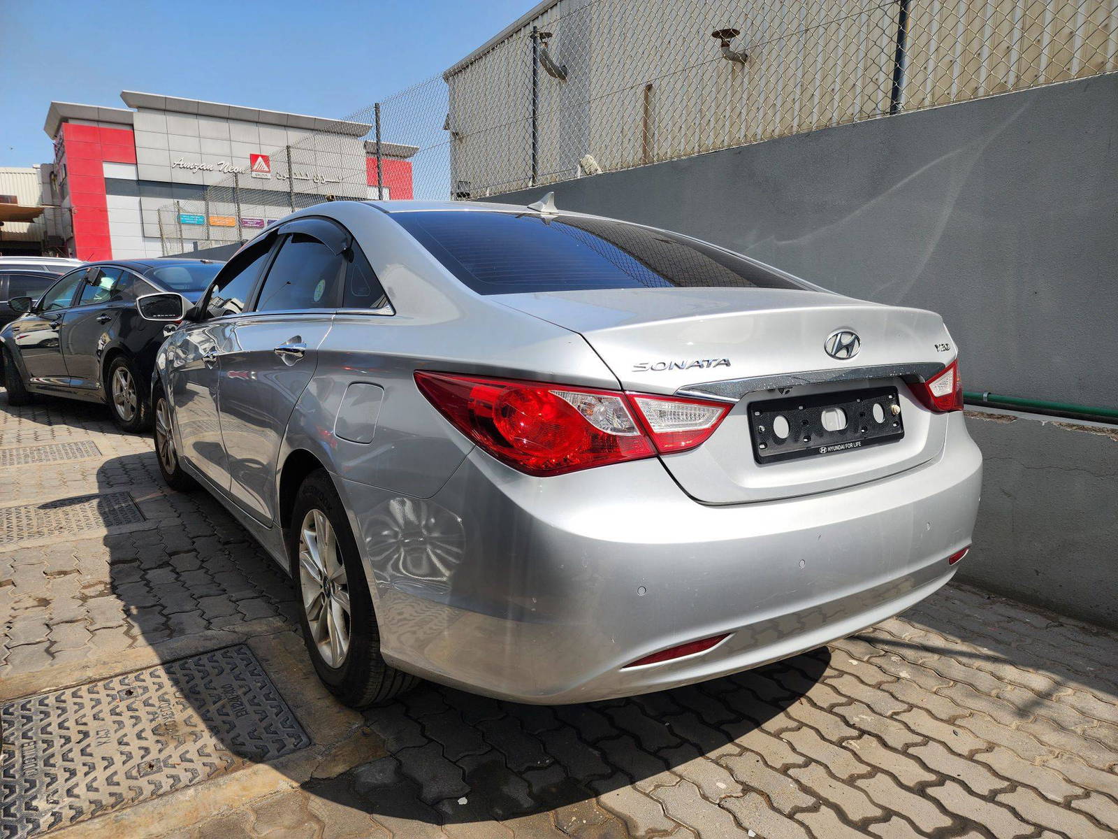 2011 HYUNDAI SONATA — 94702 KM — Lot 225954 — Al Quoz - Marhaba Auctions Used Cars - Image 5