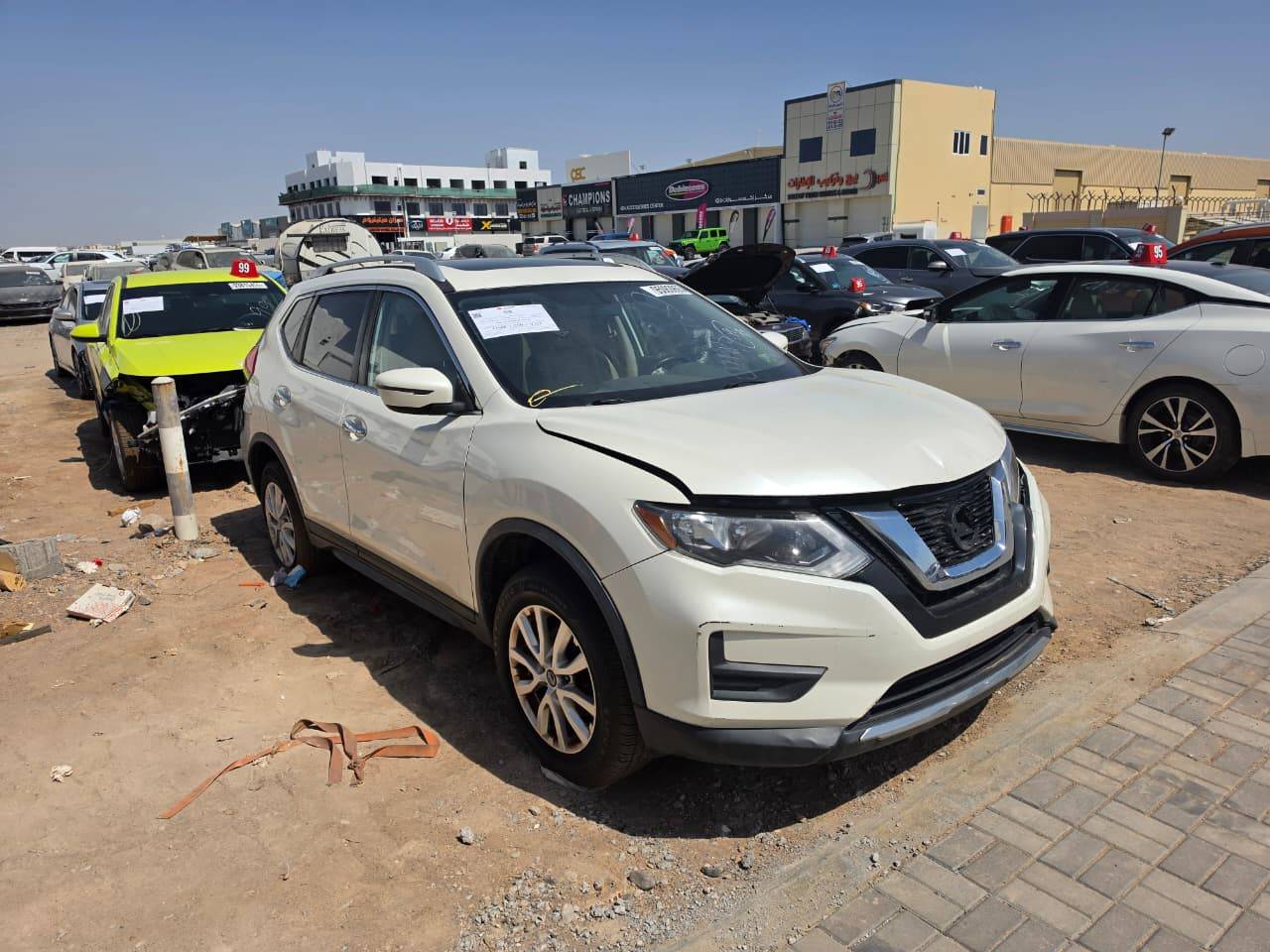 NISSAN ROGUE 2017 - Marhaba Auction Used Cars - Image 4
