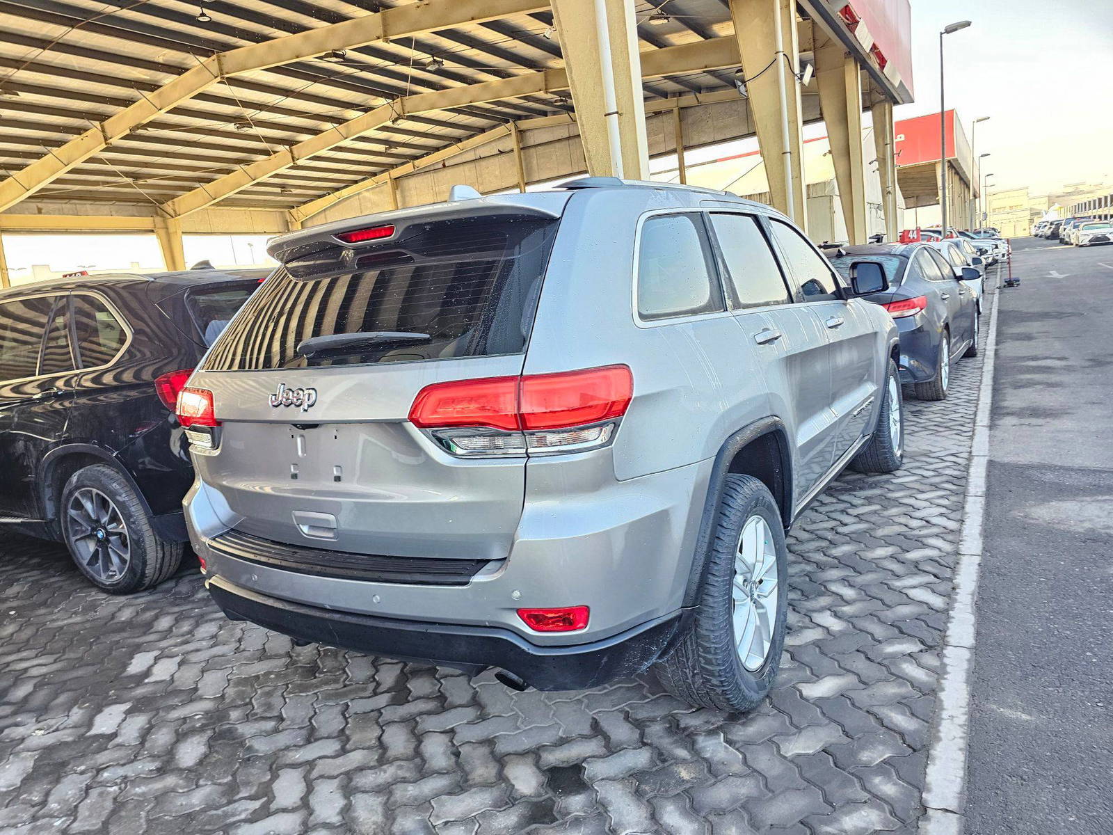 JEEP Grand Cherokee 2018 - Marhaba Auction Used Cars - Image 3