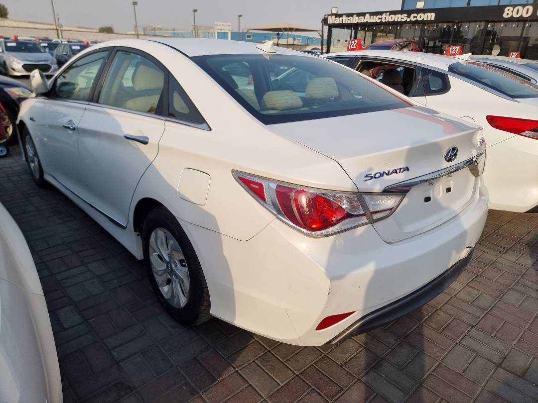 2013 HYUNDAI SONATA — 186092 Miles — Lot 50529 — Souq - Marhaba Auctions Used Cars - Image 4