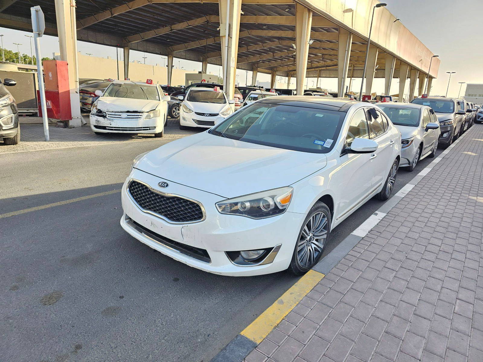 2015 KIA CADENZA — 108854 Miles — Lot D71F5173466 — Souq - Marhaba Auctions Used Cars - Image 4