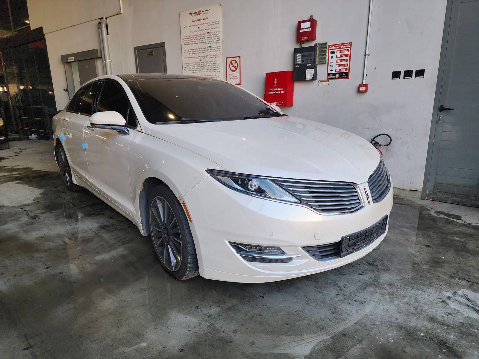 2015 LINCOLN MKZ — 140729 KM — Lot 5678 — Souq - Marhaba Auctions Used Cars - Image 5
