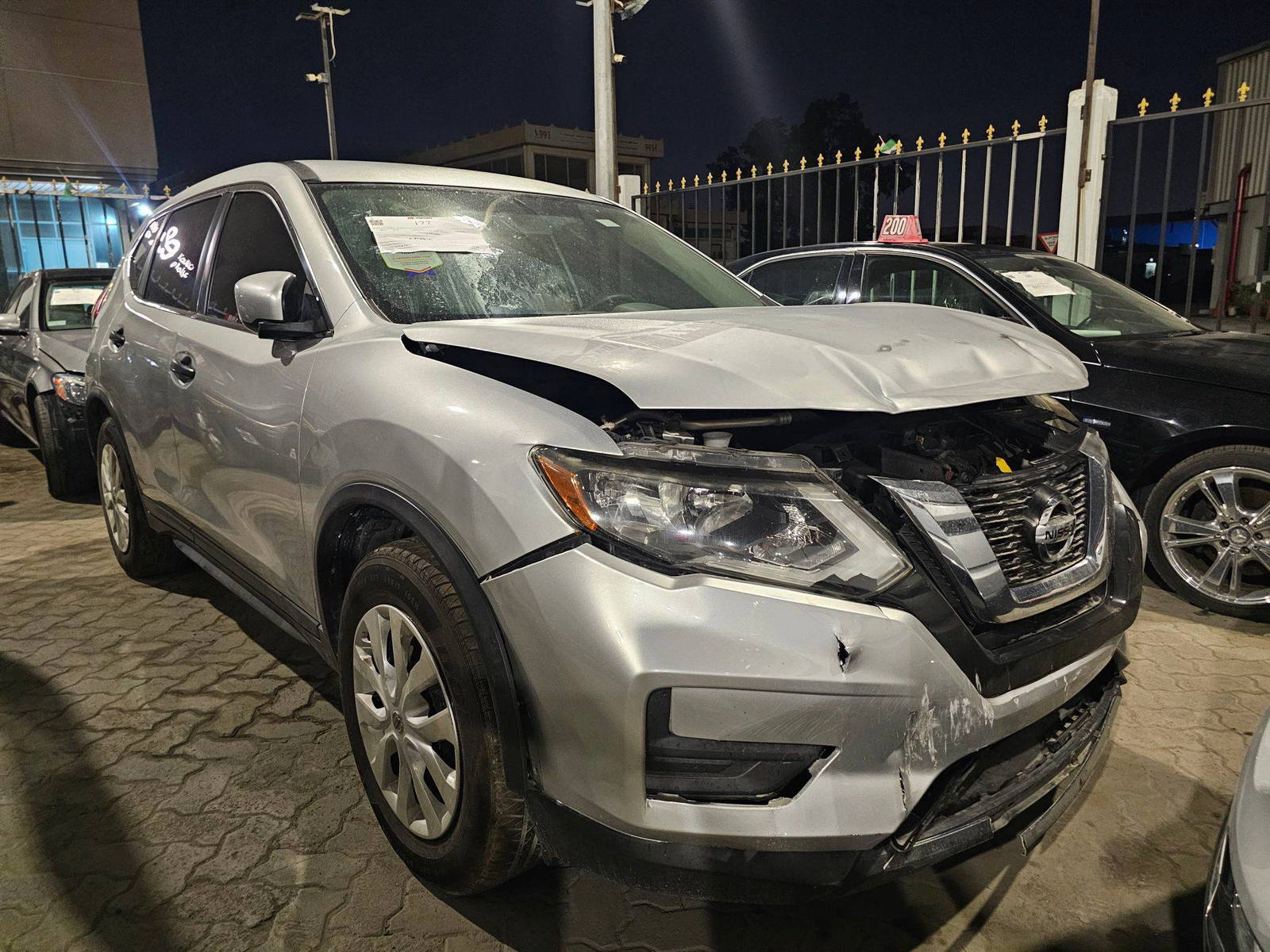 NISSAN ROGUE 2017 view 2