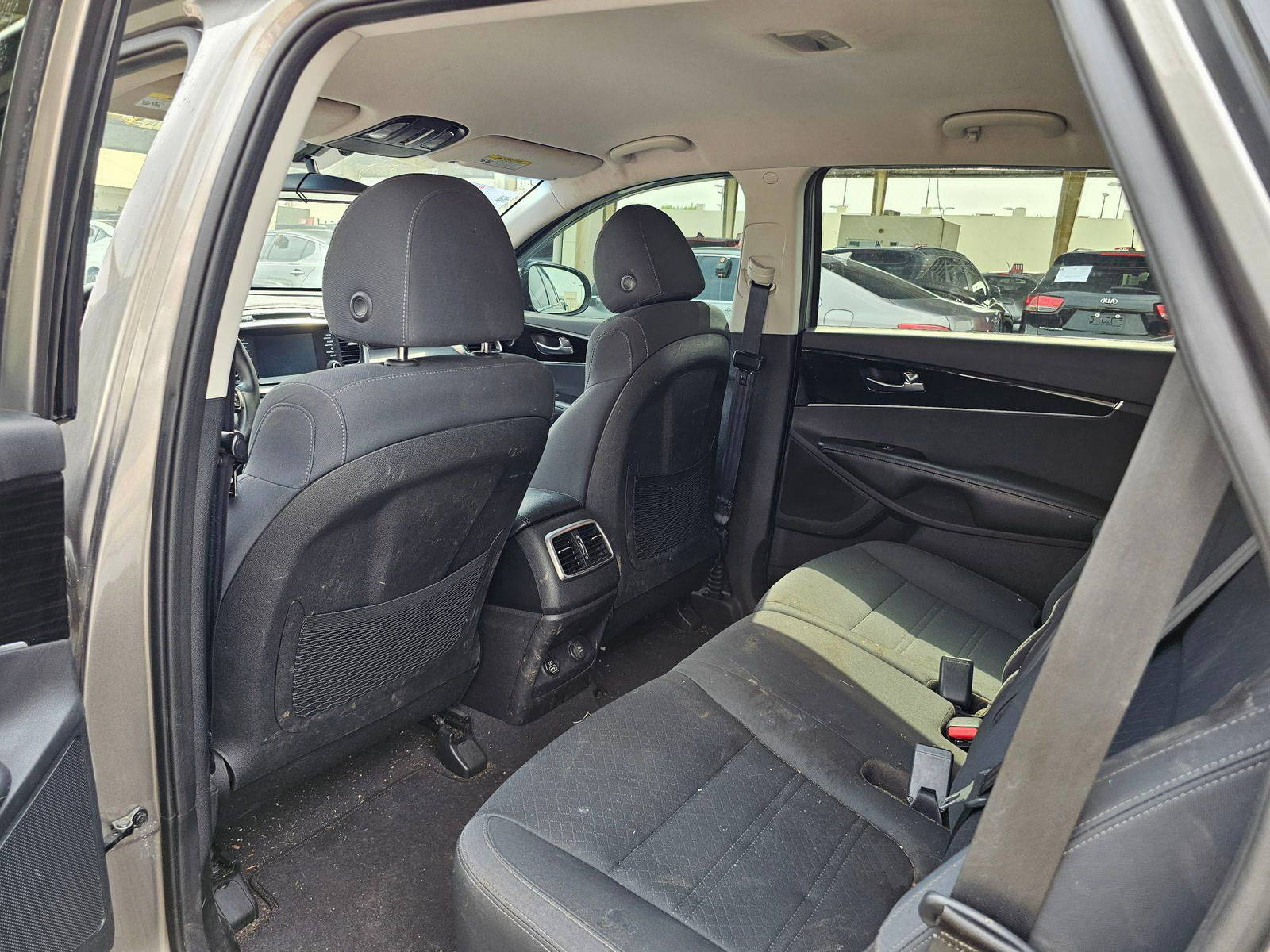2019 KIA SORENTO — 95759 Miles — Lot 5KG440237 — Souq - Marhaba Auctions Used Cars - Image 6