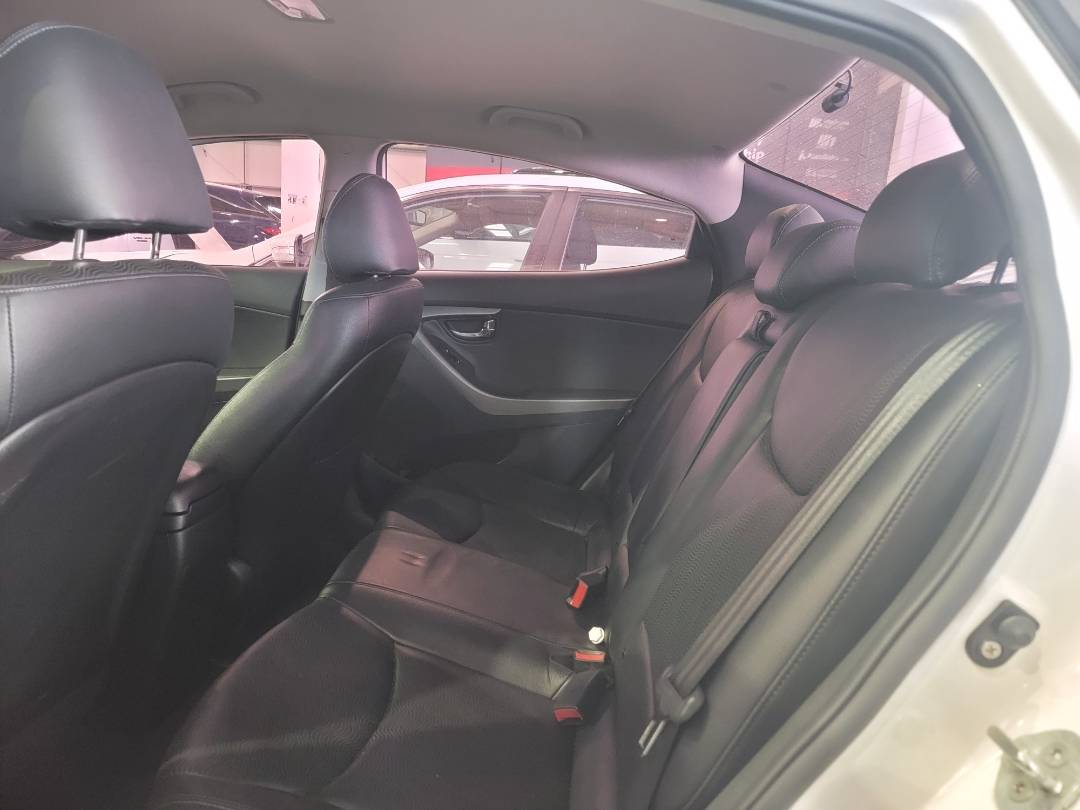 HYUNDAI AVANTE 2012 - Marhaba Auction Used Cars - Image 7