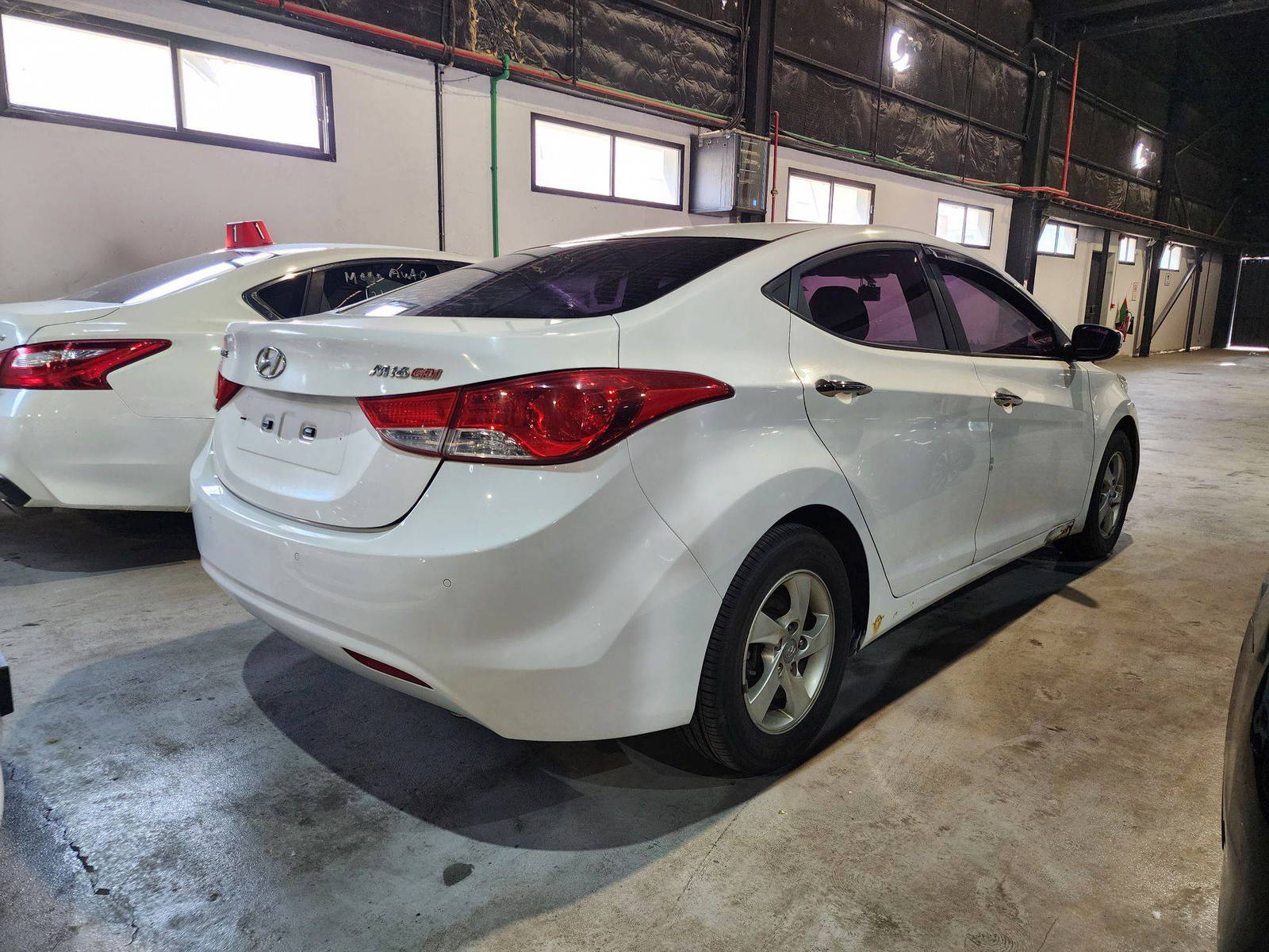 2012 HYUNDAI AVANTE — 208320 KM — Lot 210029 — Al Quoz - Marhaba Auctions Used Cars - Image 5