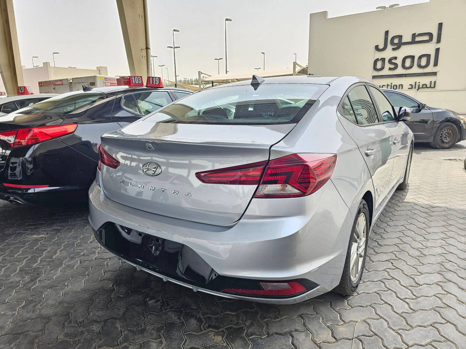 2020 HYUNDAI ELANTRA — 127664 KM — Lot 56347785 — Souq - Marhaba Auctions Used Cars - Image 4