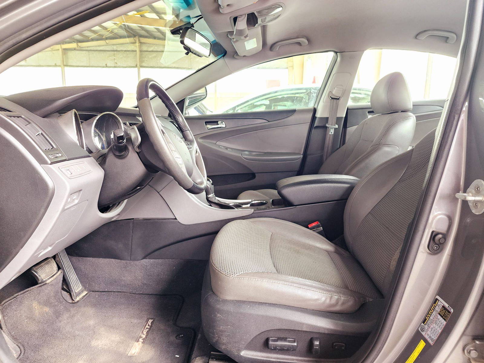 2013 HYUNDAI SONATA — 130580 Miles — Lot 28023 — Souq - Marhaba Auctions Used Cars - Image 8