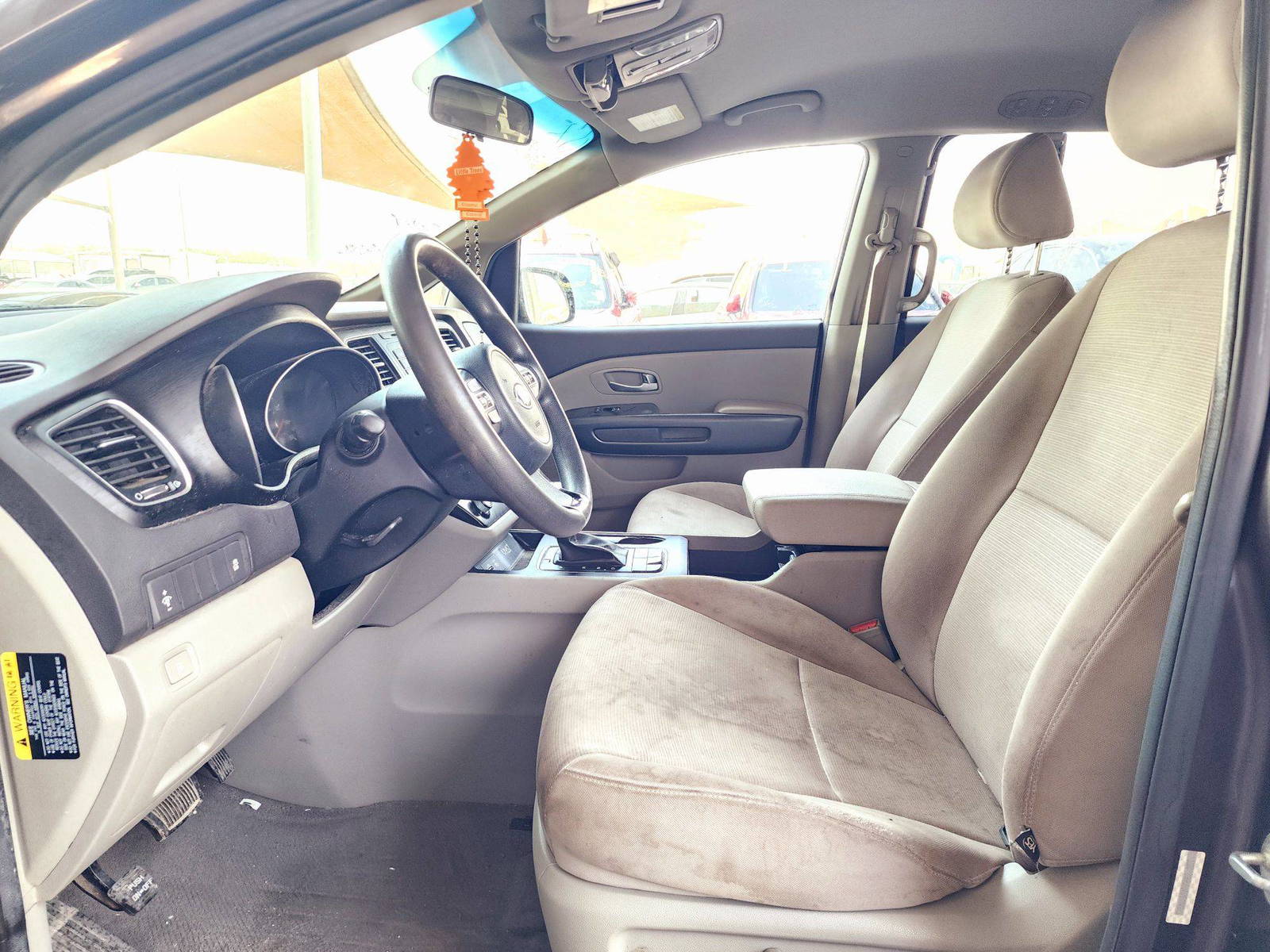 2015 KIA SEDONA — 185015 Miles — Lot 42039665 — Souq - Marhaba Auctions Used Cars - Image 8