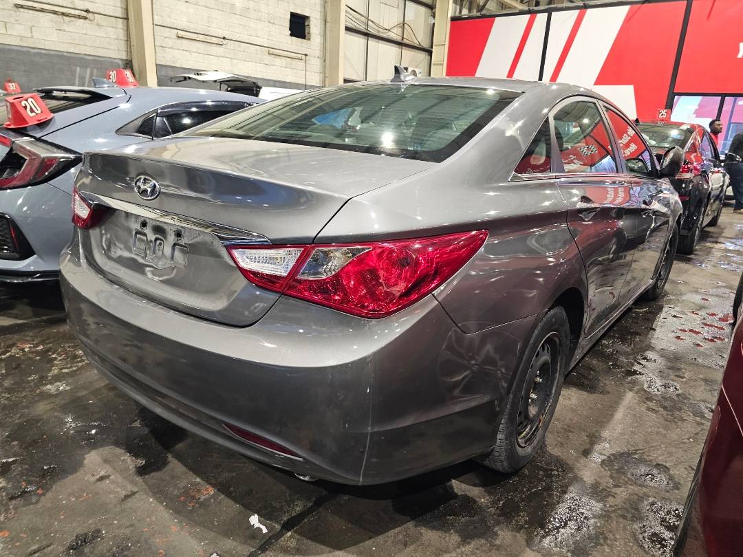 2012 HYUNDAI SONATA — 194211 KM — Lot C1CH388928 — Main - Marhaba Auctions Used Cars - Image 4