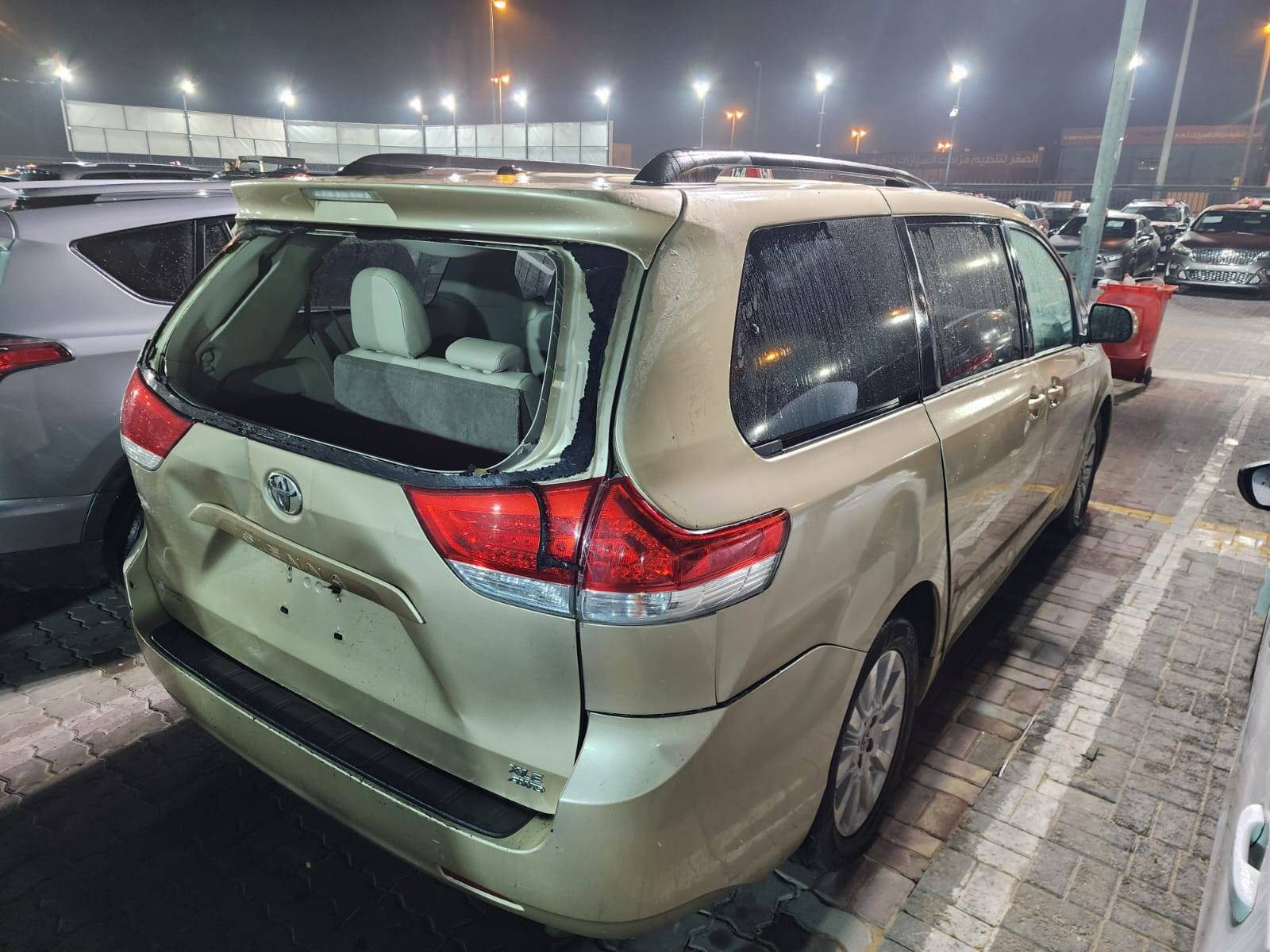 2011 TOYOTA SIENNA — 196035 Miles — Lot 87451465 — Souq - Marhaba Auctions Used Cars - Image 9