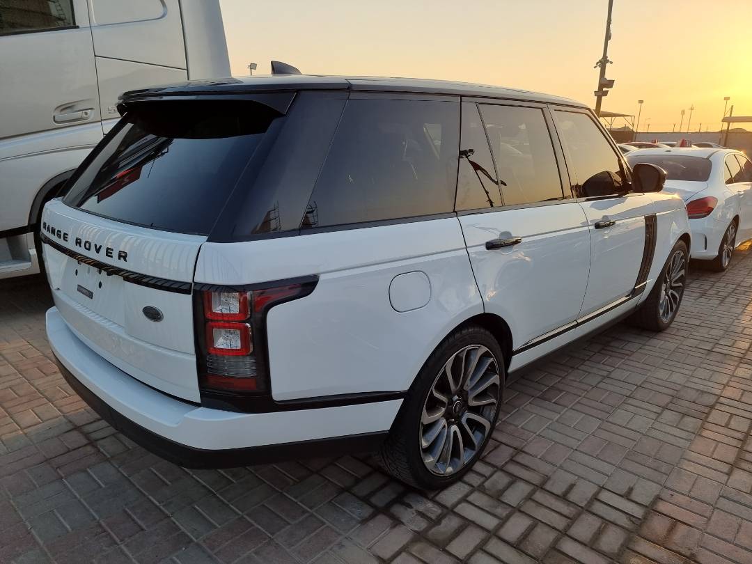 2017 LAND ROVER RANGE ROVER SUPERCHARGED — 96706 Miles — Lot 53536644 — Souq - Marhaba Auctions Used Cars - Image 5